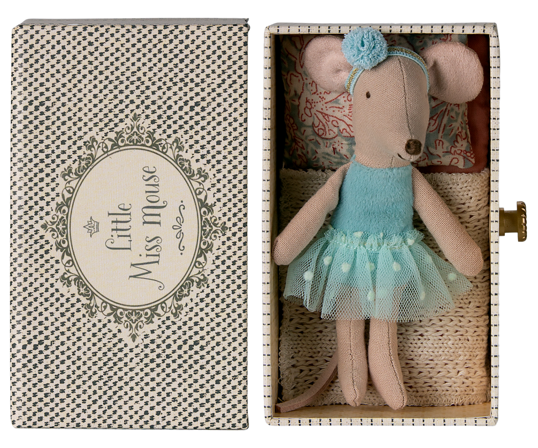 Topo Ballerina nel lettino da giorno, Sorellina